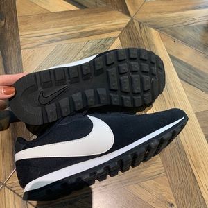Nike Lifestyle Kicks SWOOSH
